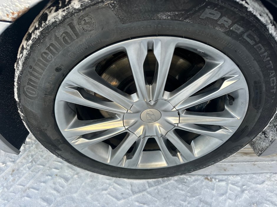 2012 Hyundai Genesis Sedan TECHNOLOGY PACKAGE-14