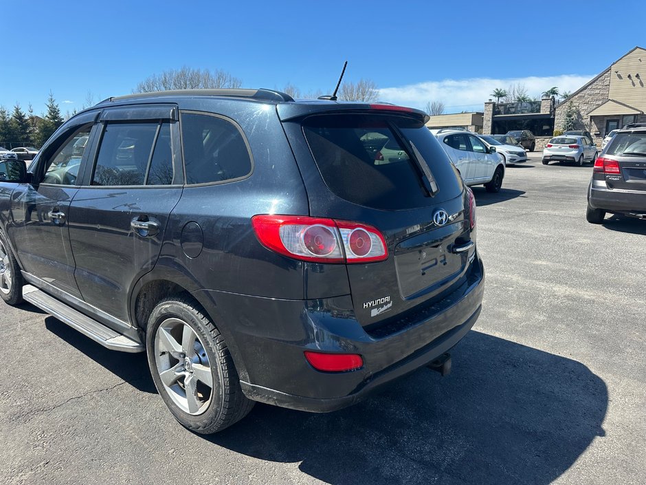 2011 Hyundai Santa Fe Limited  AWD-2