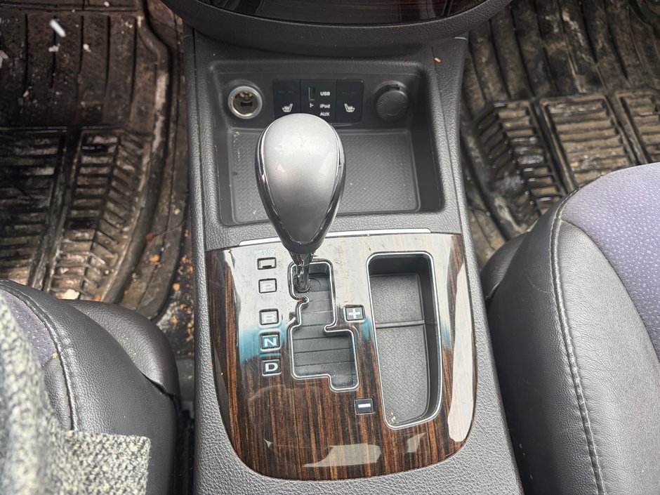 2012 Hyundai Santa Fe GL Sport AWD-17