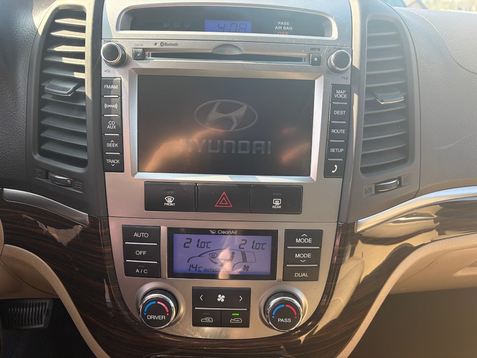 2012 Hyundai Santa Fe Limited w/Navi-12
