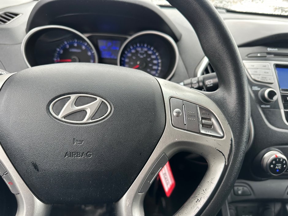 2013 Hyundai Tucson GL-11