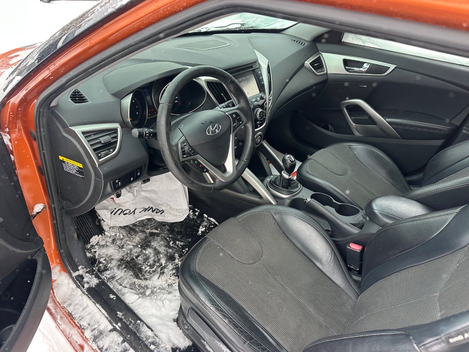 Hyundai Veloster w/Tech 2012-4