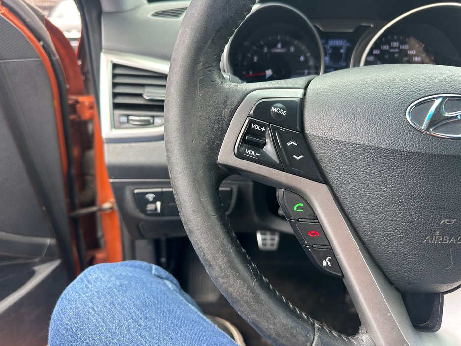 2012 Hyundai Veloster w/Tech-13