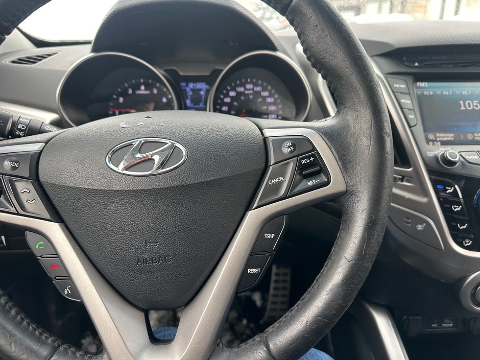 Hyundai Veloster w/Tech 2012-9