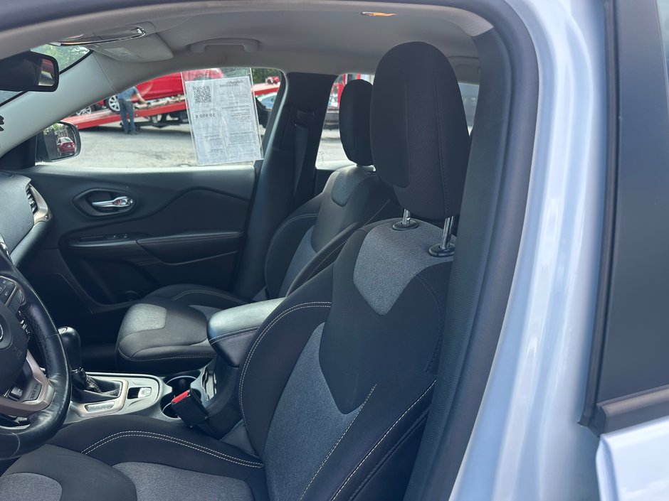 Jeep Cherokee SPORT 2015-5