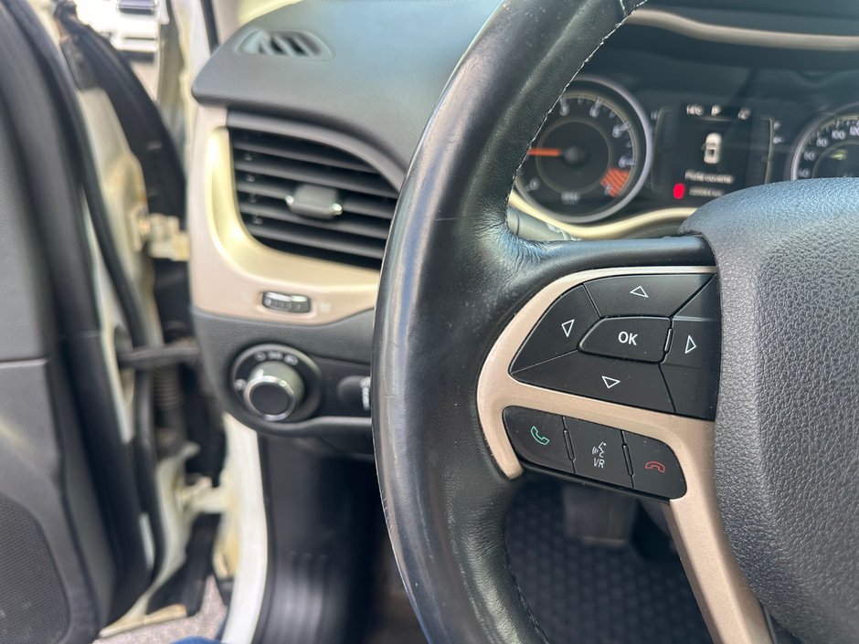 Jeep Cherokee SPORT 2015-7