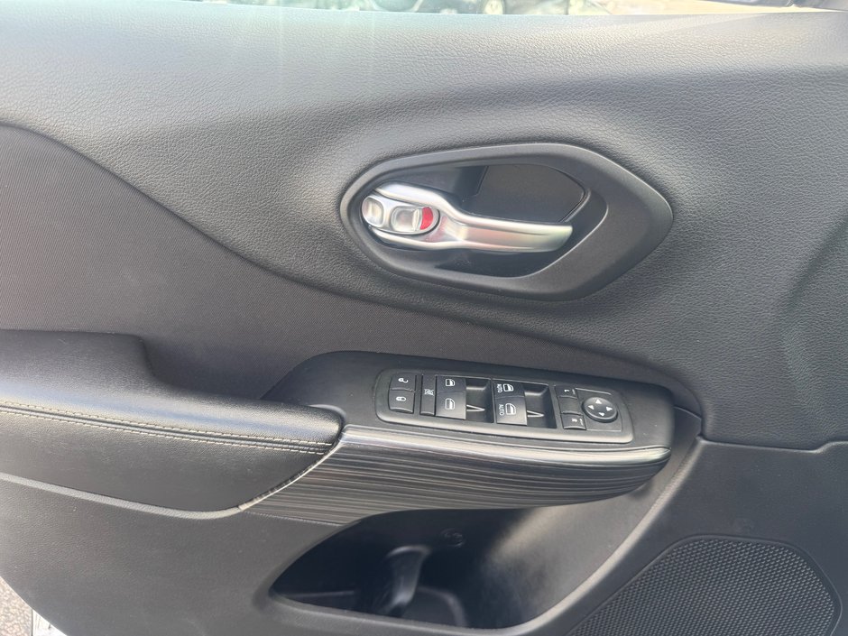 Jeep Cherokee NORTH 2015-7