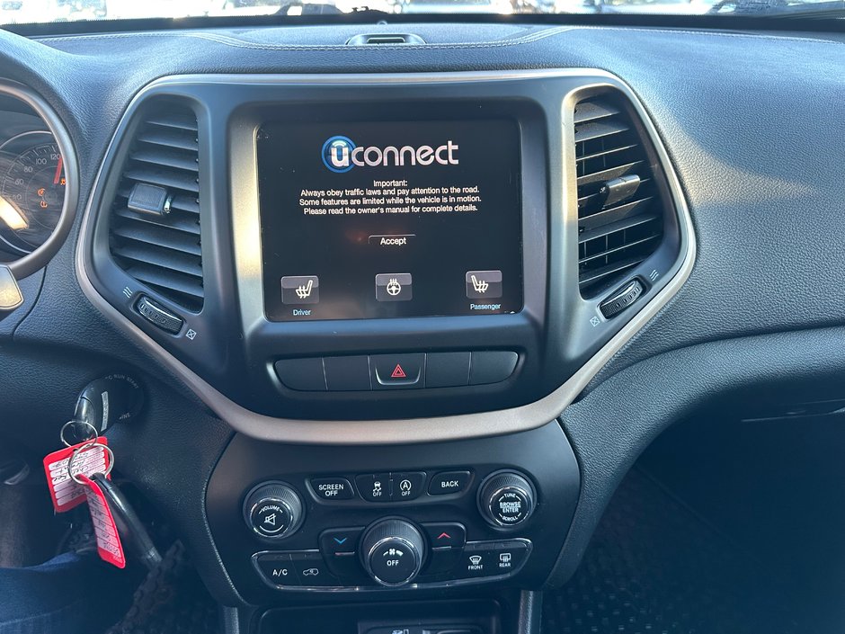 Jeep Cherokee NORTH 2015-12