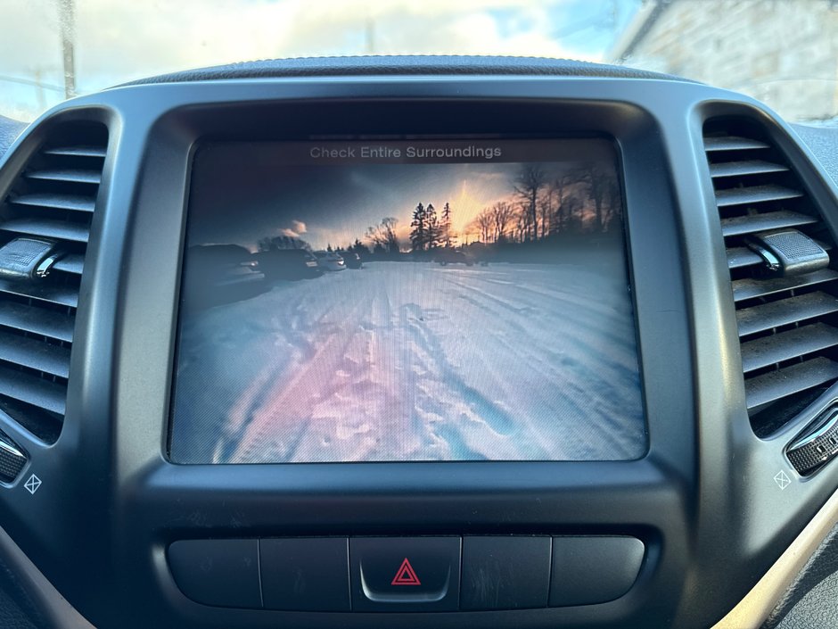 2015 Jeep Cherokee LIMITED-36