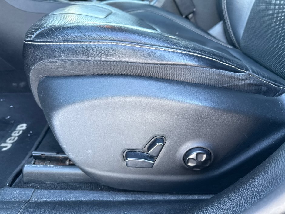 2015 Jeep Cherokee LIMITED-23