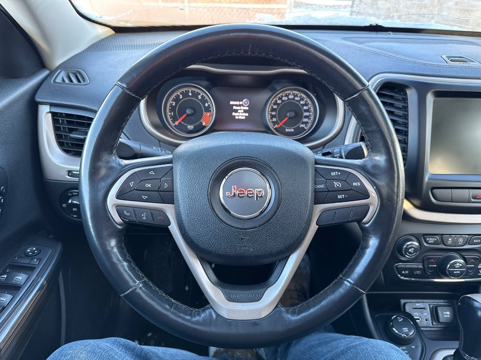 2015 Jeep Cherokee LIMITED-24