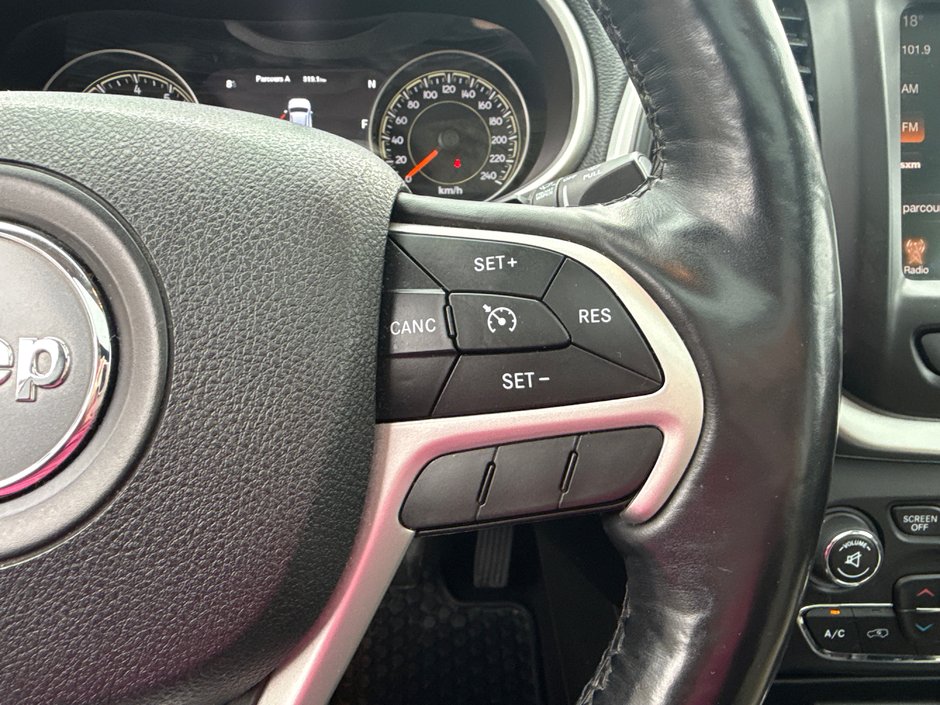 Jeep Cherokee Limited 2015-13