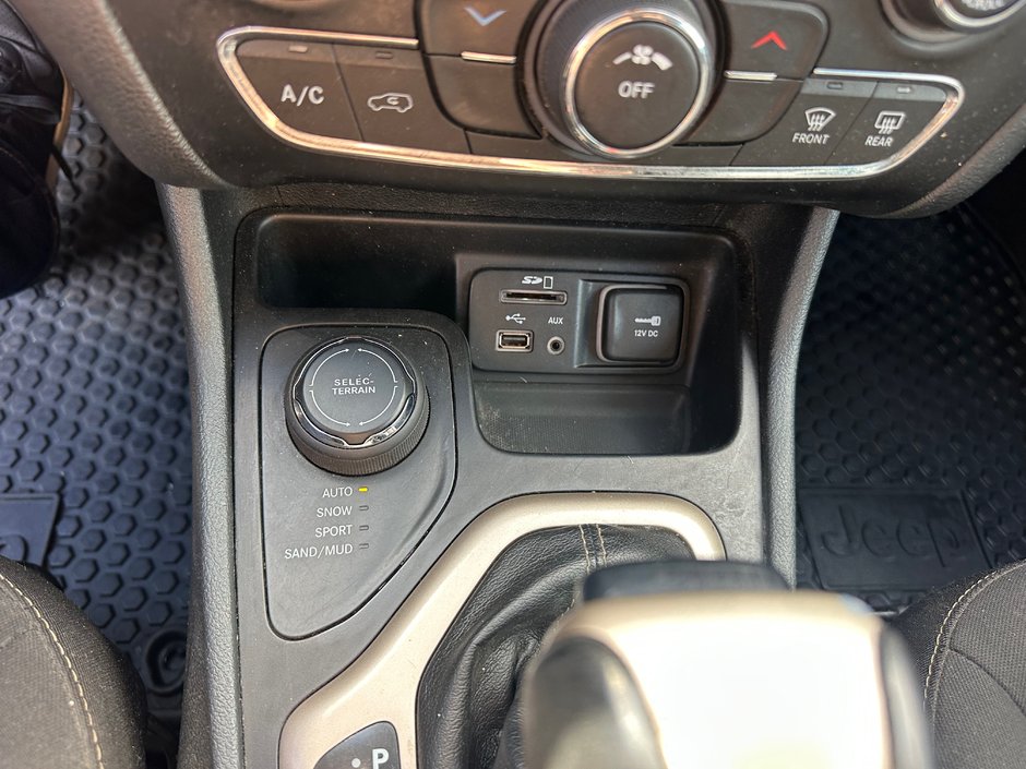 Jeep Cherokee NORTH 2016-14