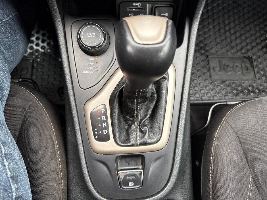 Jeep Cherokee NORTH 2016-33