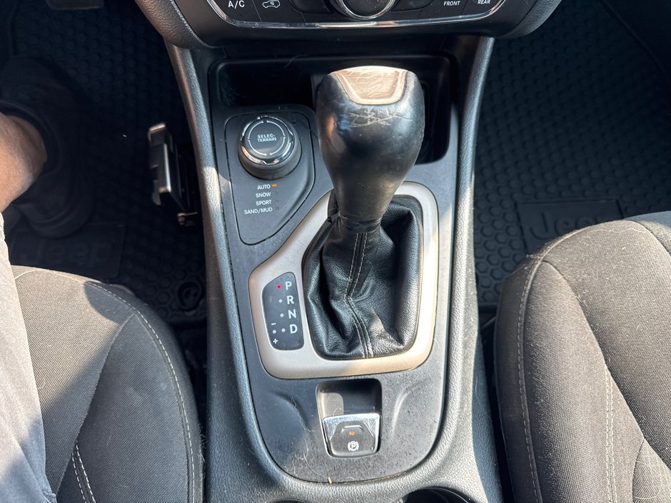 Jeep Cherokee NORTH 2016-33