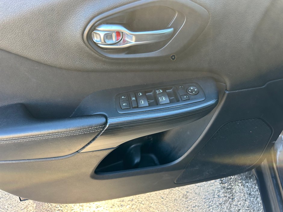 Jeep Cherokee NORTH 2016-4