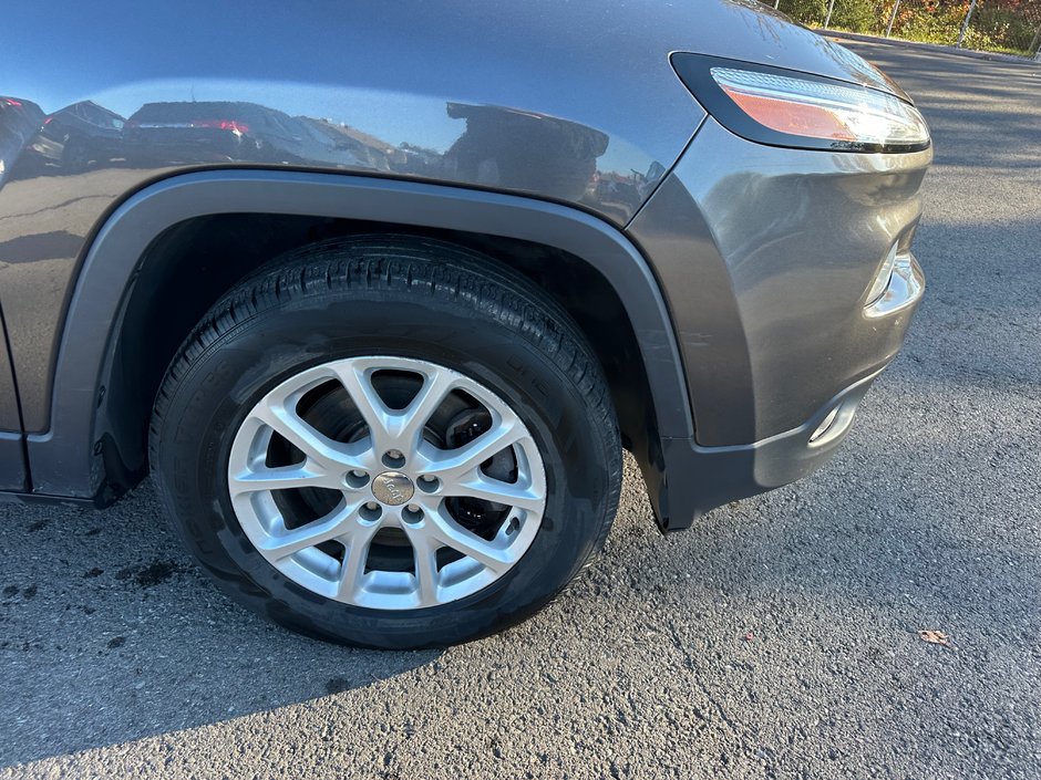 Jeep Cherokee NORTH 2016-13