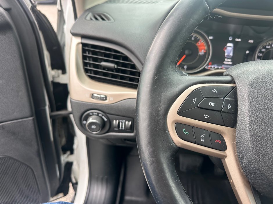 2017 Jeep Cherokee High Altitude-13