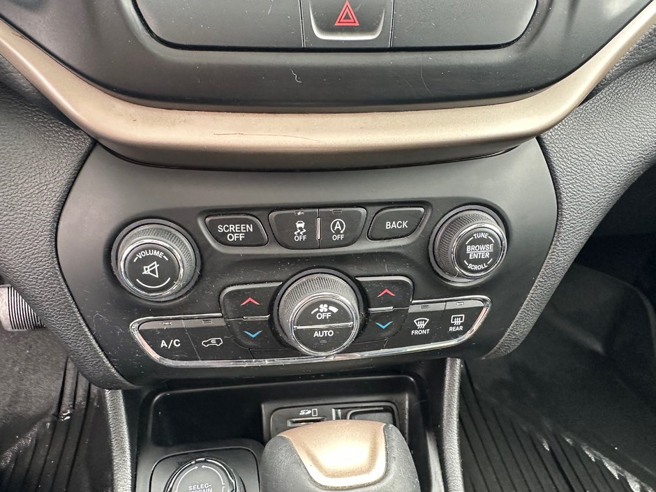 2017 Jeep Cherokee High Altitude-11