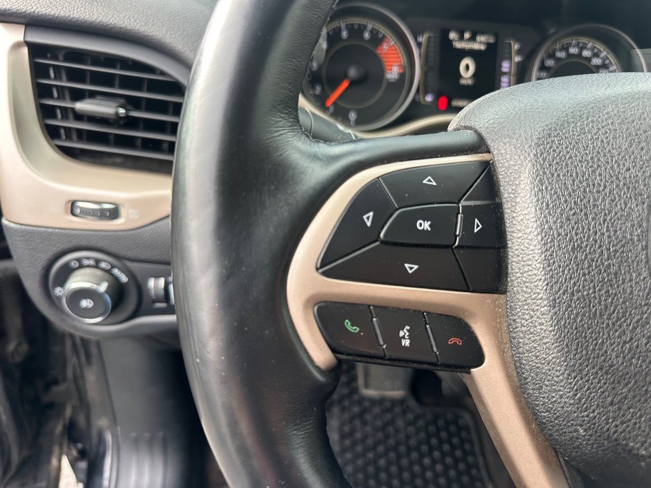 2018 Jeep Cherokee North-8