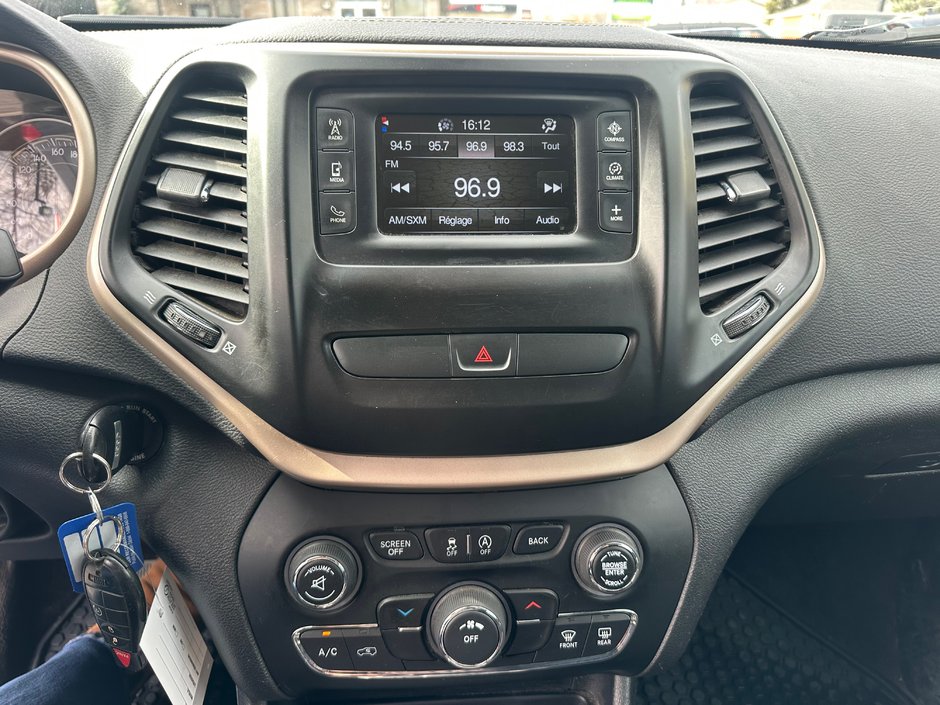 2018 Jeep Cherokee North-14