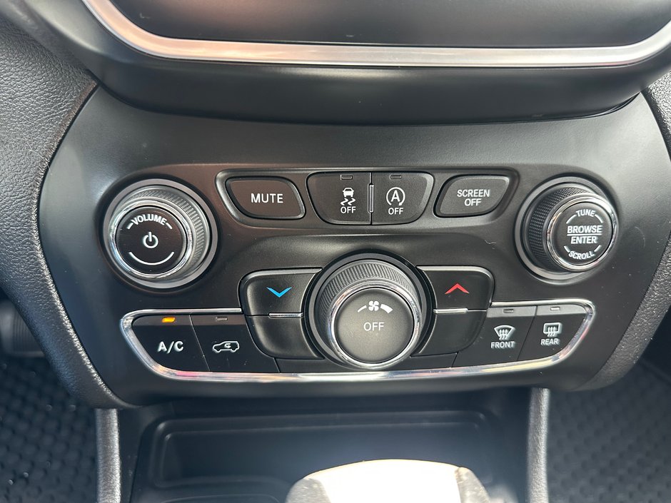 2019 Jeep Cherokee Upland SPORT-13