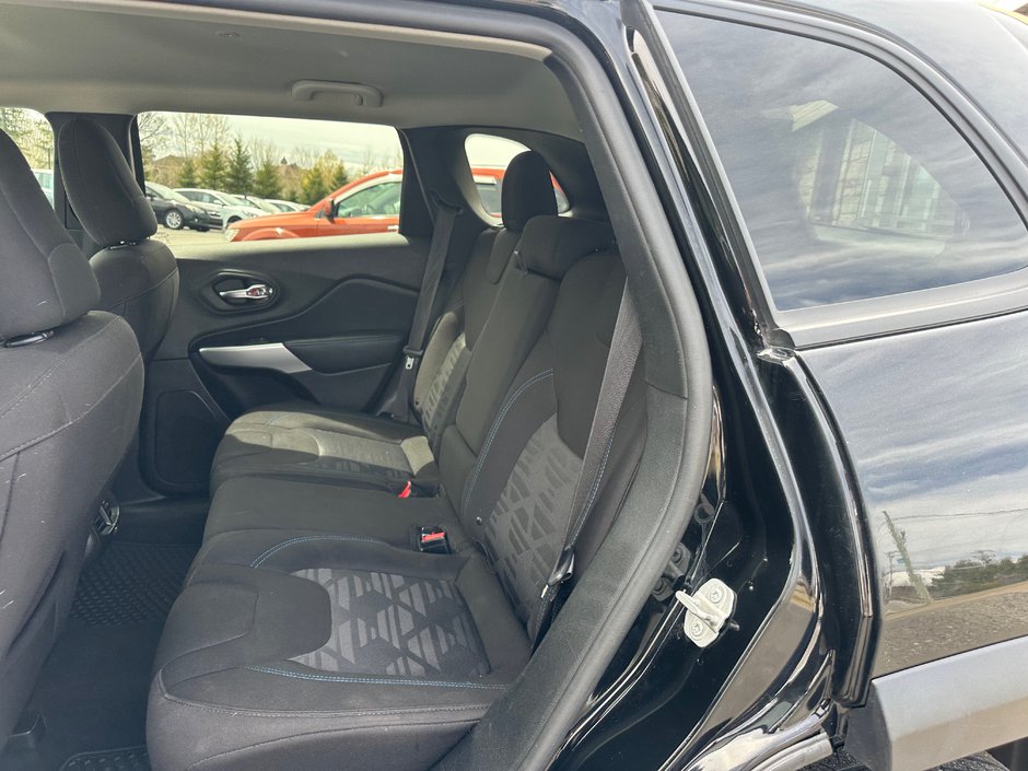 2019 Jeep Cherokee Upland SPORT-5
