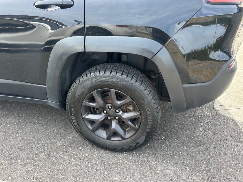 2019 Jeep Cherokee Upland SPORT-4