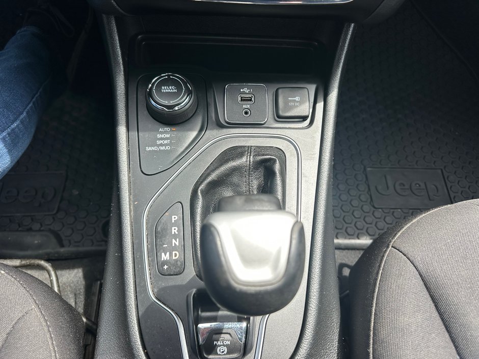 2019 Jeep Cherokee Upland SPORT-12