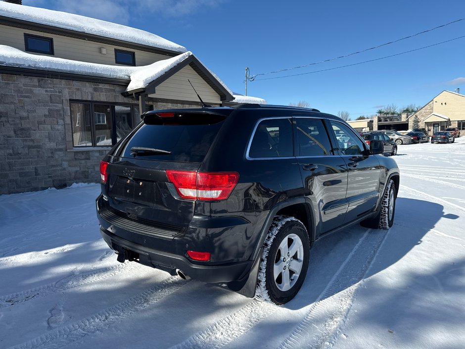 2011 Jeep Grand Cherokee Laredo-3