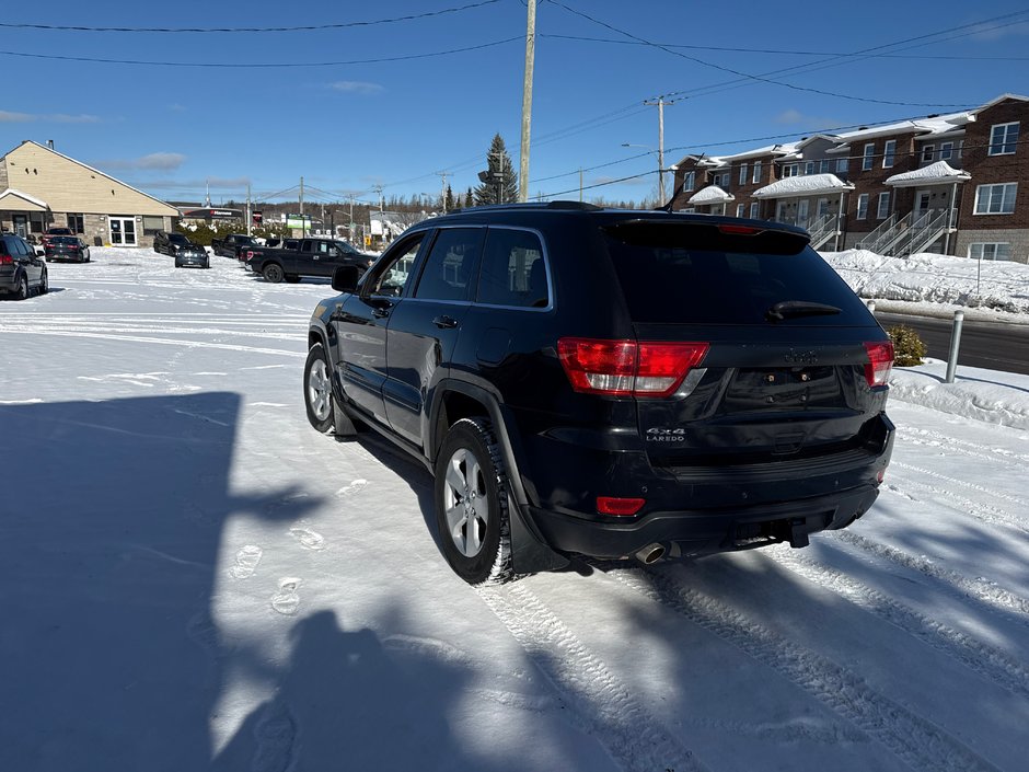 2011 Jeep Grand Cherokee Laredo-4
