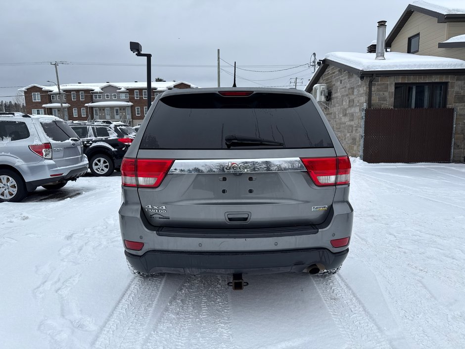 Jeep Grand Cherokee LAREDO X 2012-4