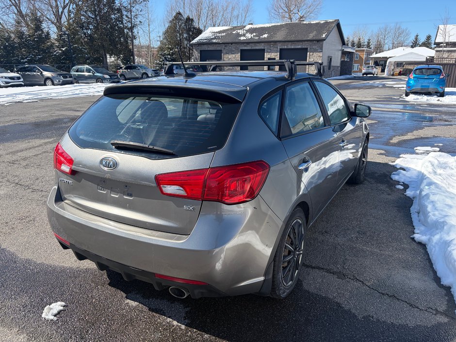 Kia Forte 5-Door SX 2011-5