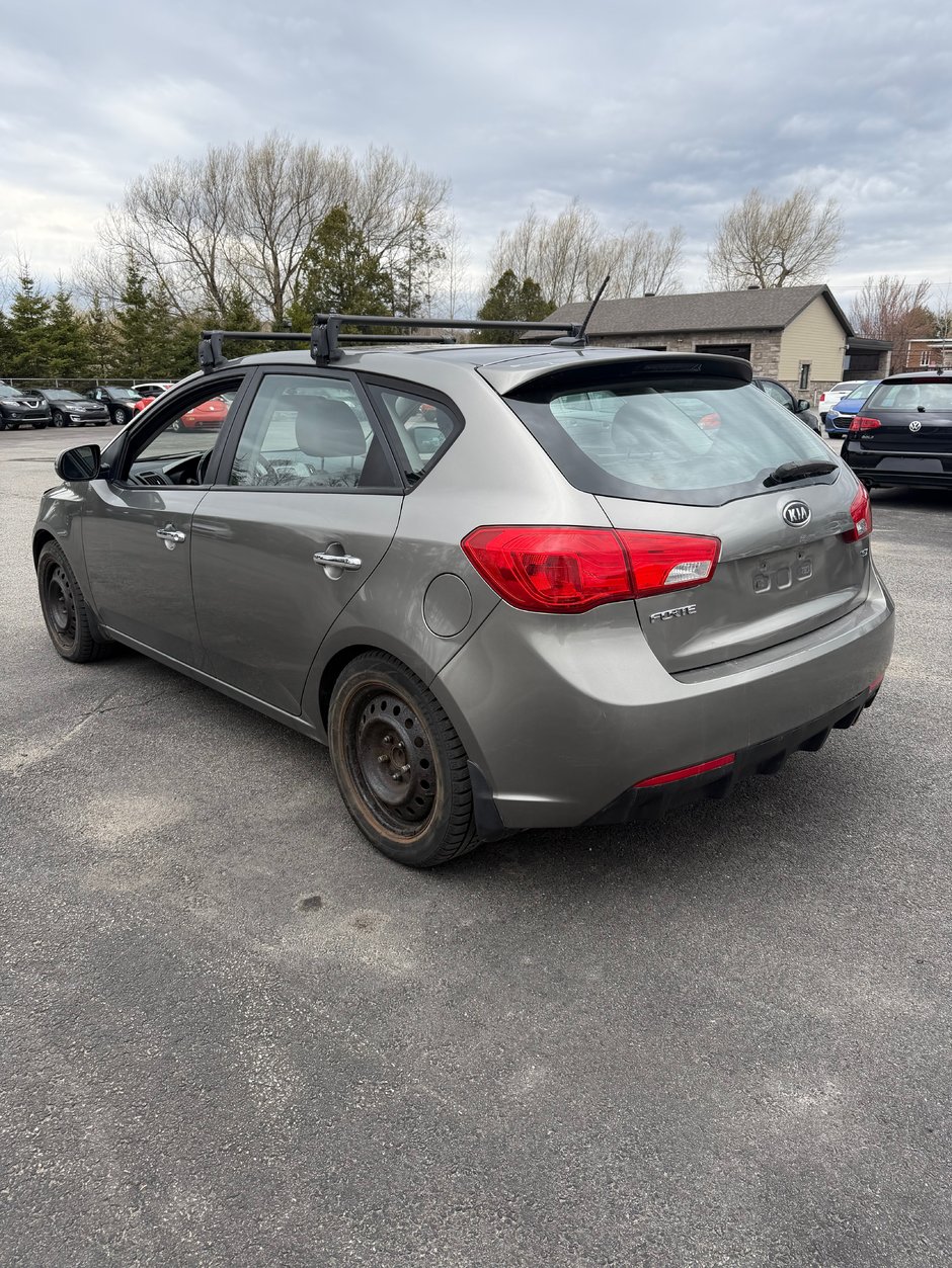 2011 Kia Forte 5-Door SX-5