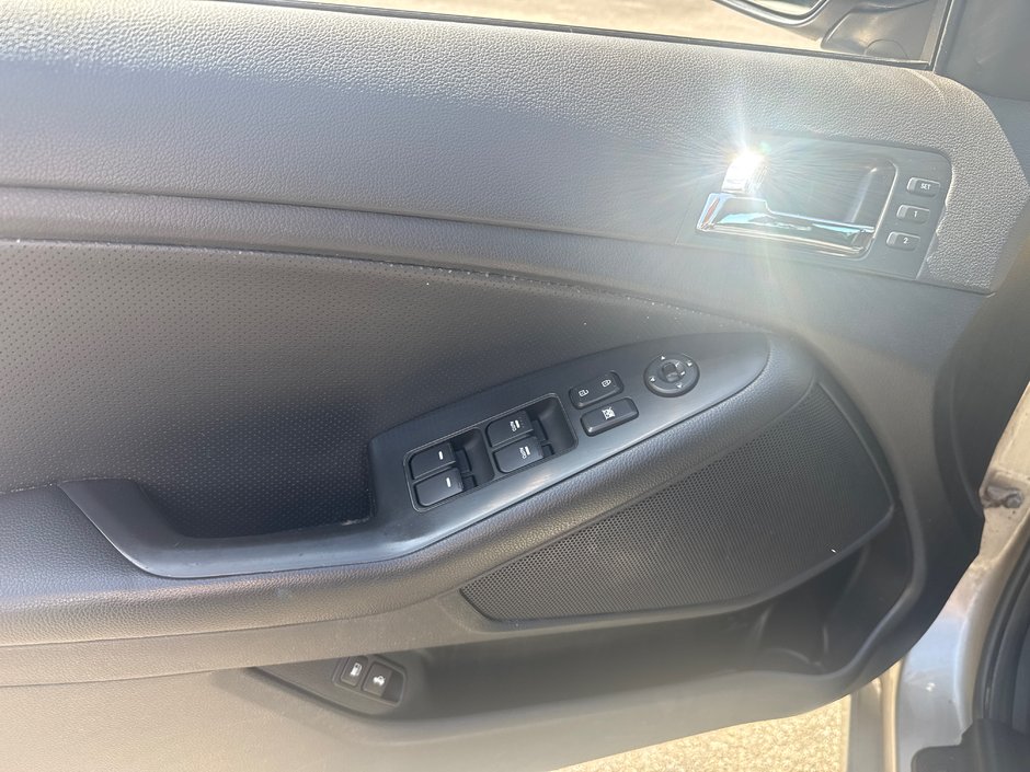 Kia Optima Hybrid EX 2012-6