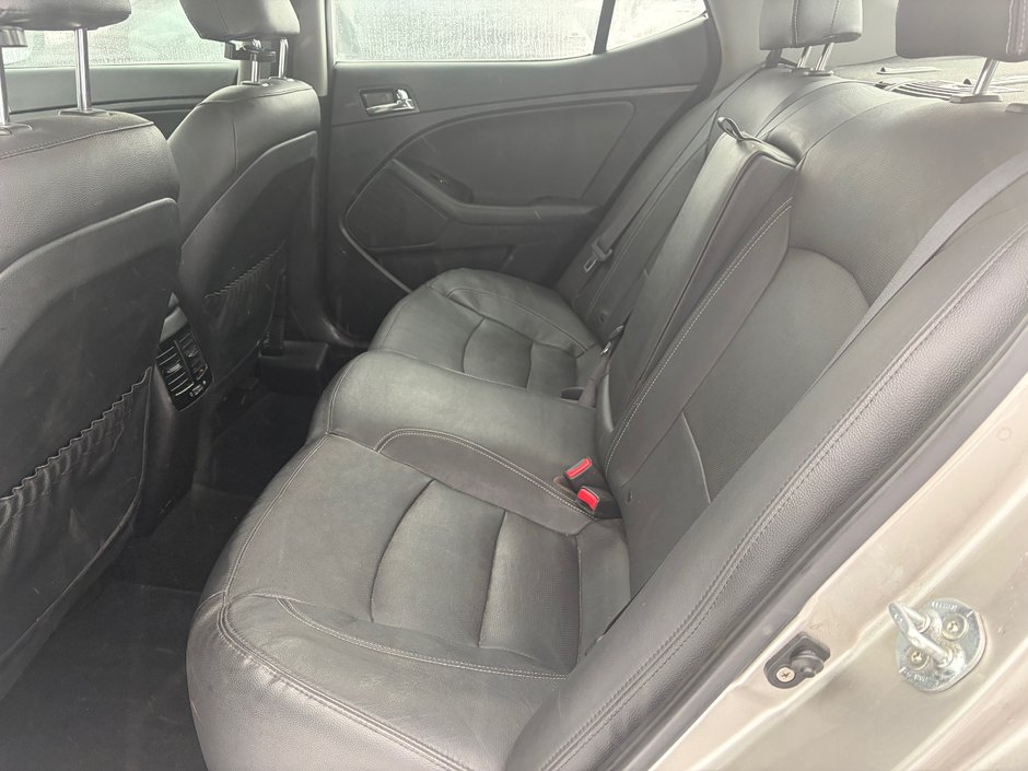 2012 Kia Optima LX Hybride-8