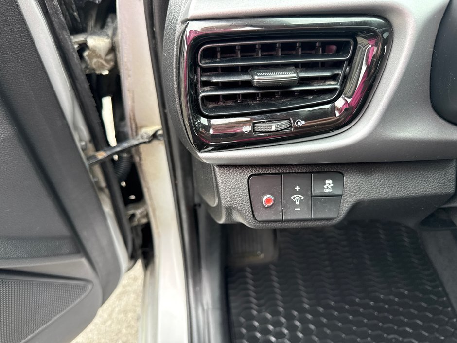 2020 Kia Rio 5-door EX-8