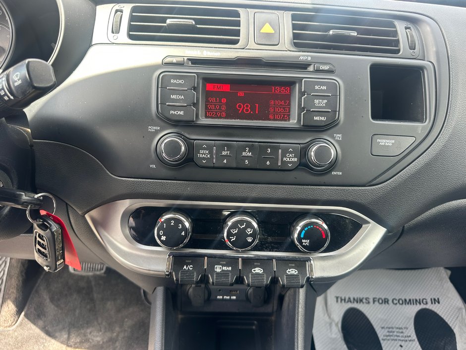 Kia Rio LX 2013-5