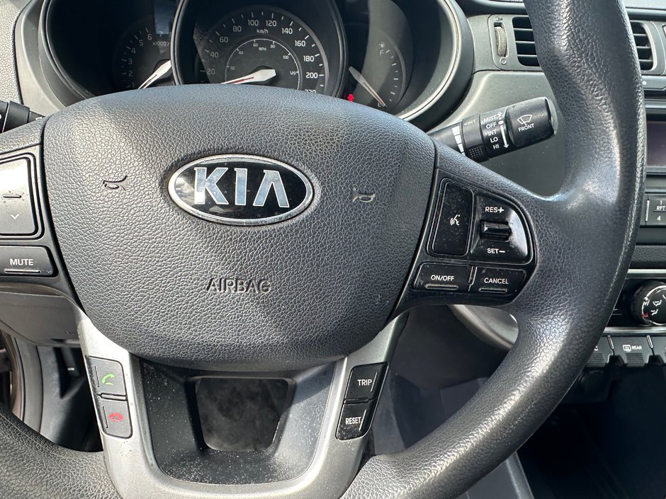 Kia Rio LX 2013-8