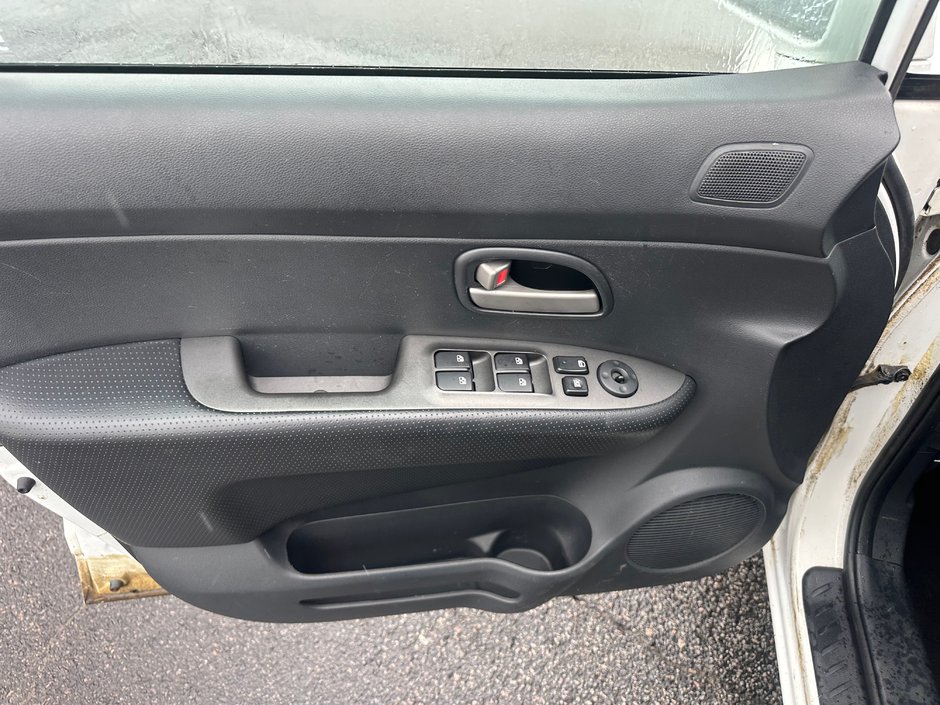2010 Kia Rondo EX-7
