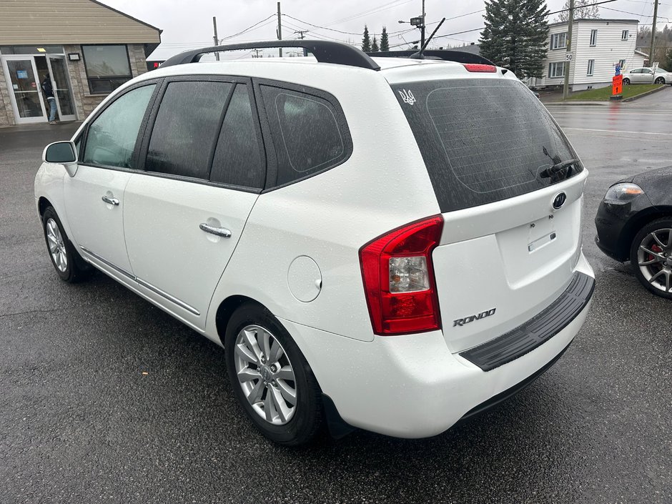 2010 Kia Rondo EX-3