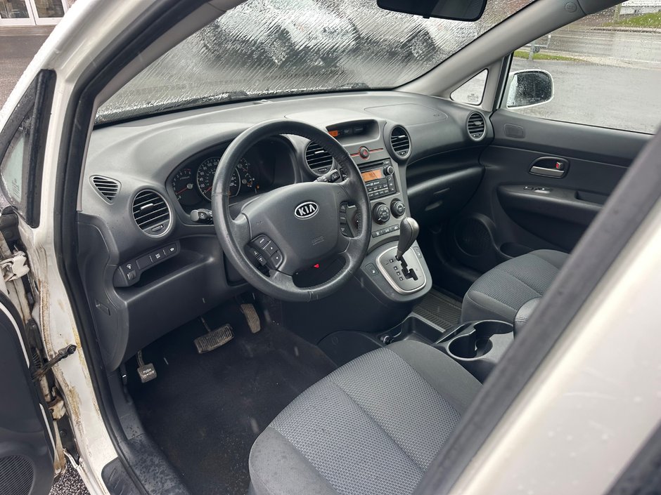 2010 Kia Rondo EX-6