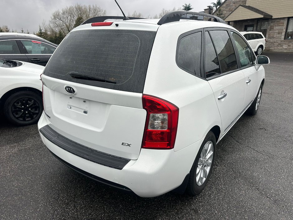 2010 Kia Rondo EX-2