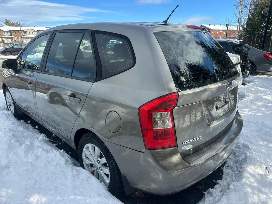Kia Rondo LX 2012-2