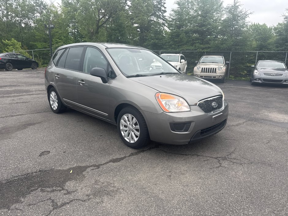 2012 Kia Rondo LX-0