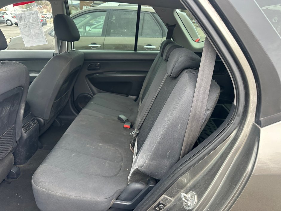 Kia Rondo LX 2012-12