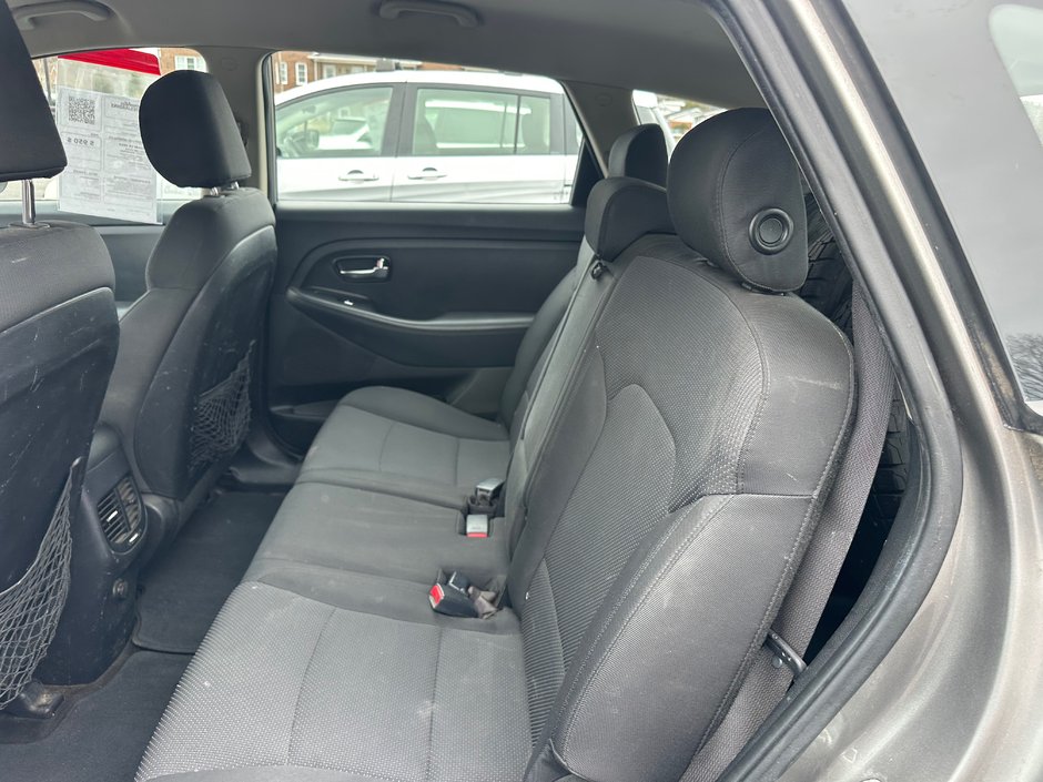 Kia Rondo LX 2014-5
