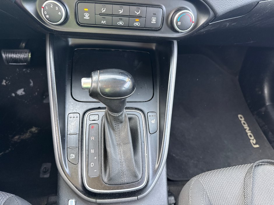 Kia Rondo LX 2014-10