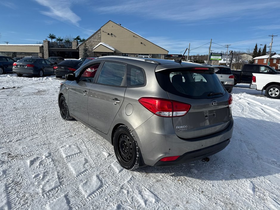 Kia Rondo LX 2014-5