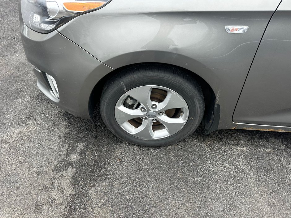 Kia Rondo LX 2014-4